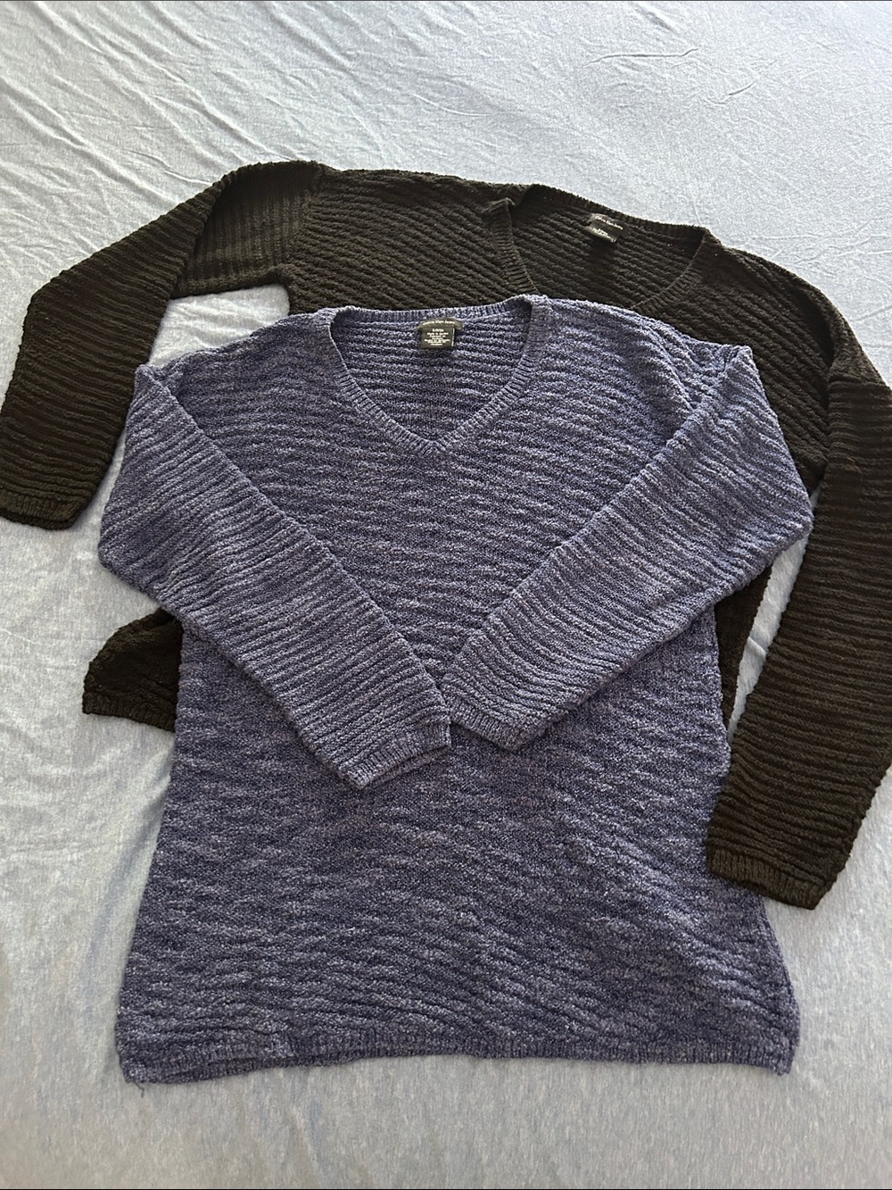 Bundle of 2 Calvin Klein lightweight sweaters.